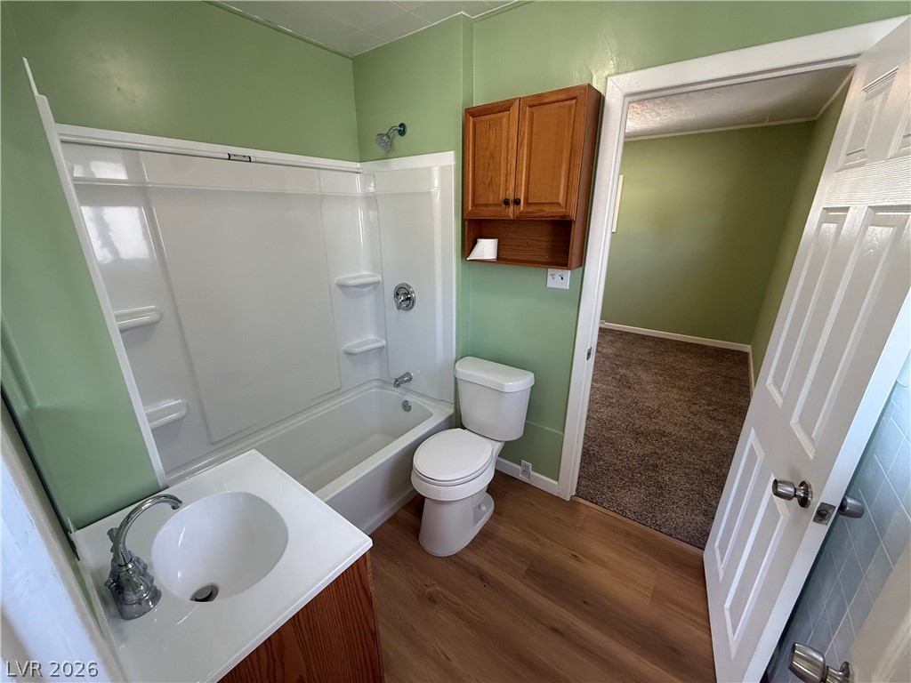 Photo 9 of 17, 850 Avenue I