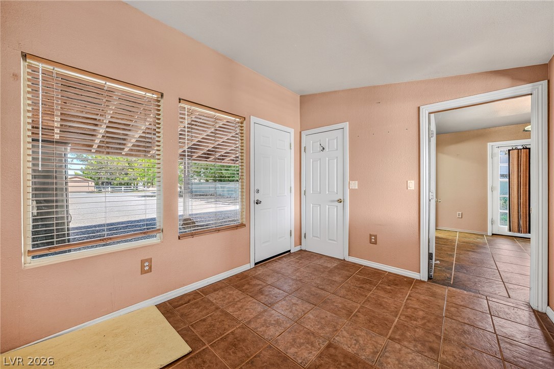 Photo 29 of 56, 1921 Las Casitas Street