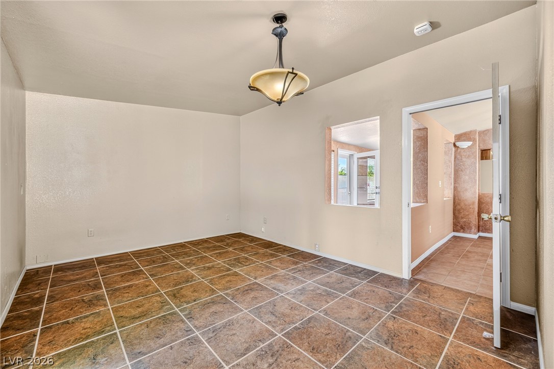 Photo 33 of 56, 1921 Las Casitas Street