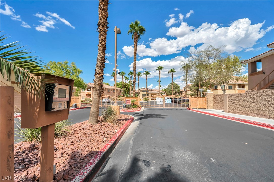 Photo 4 of 1050 E Cactus Avenue #2088