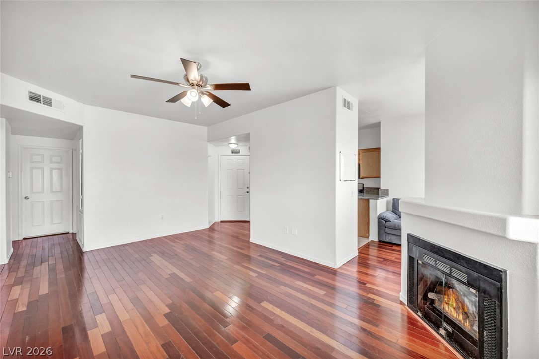 Photo 7 of 34, 1050 E Cactus Avenue #2088