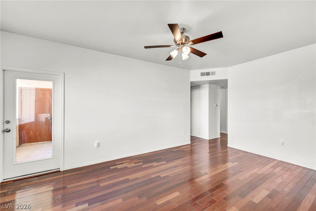 Photo 8 of 34, 1050 E Cactus Avenue #2088