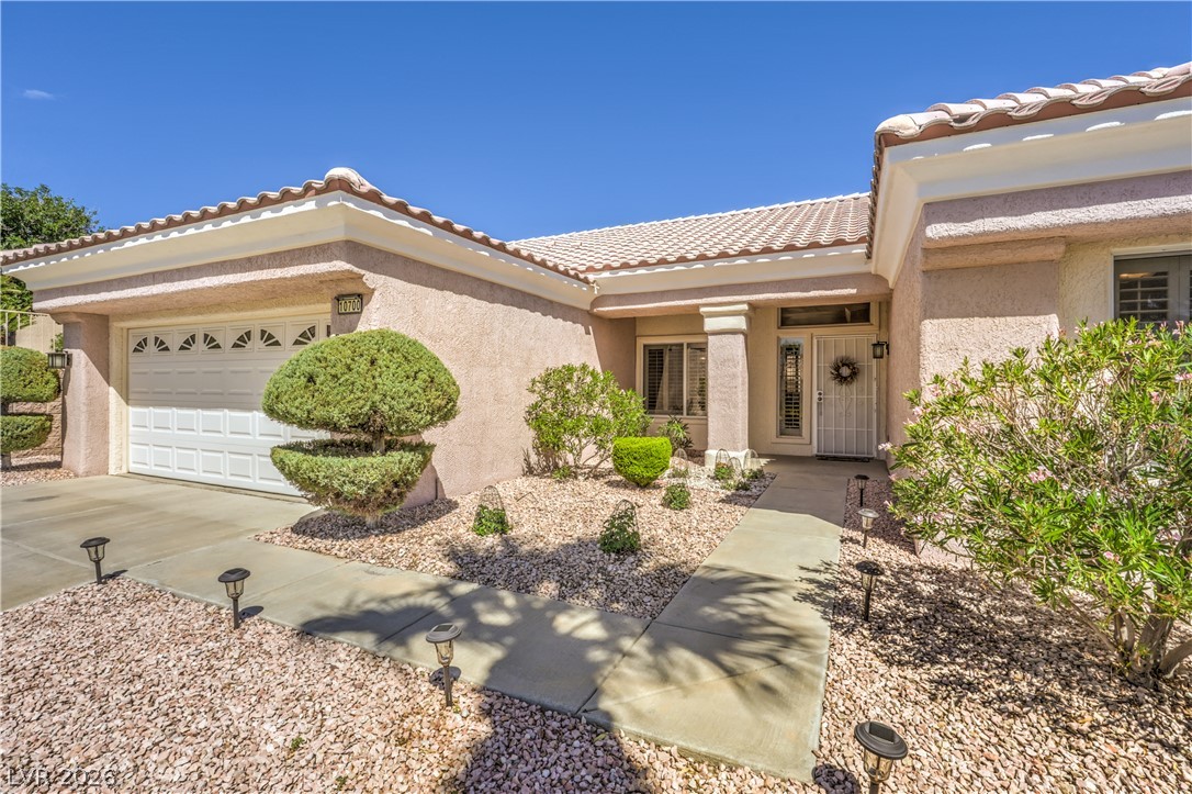 Photo 8 of 49, 10700 Grand Cypress Avenue
