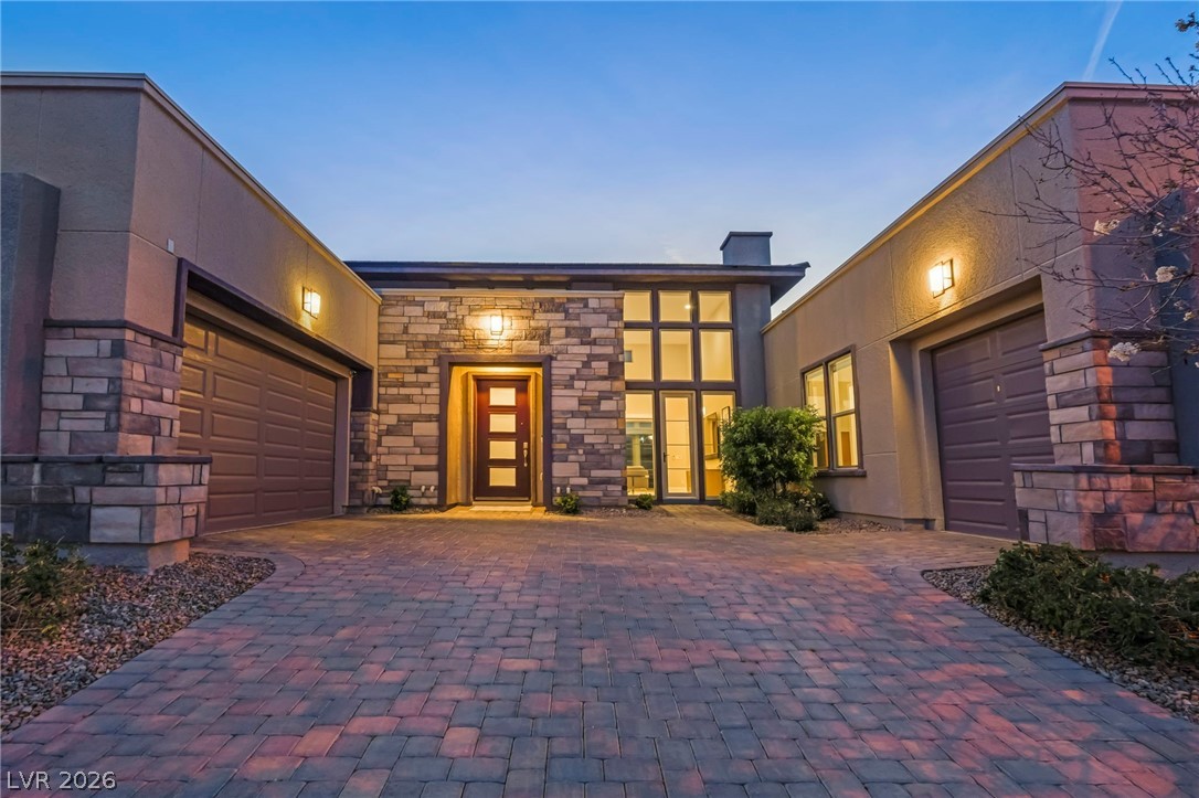Photo 2 of 6675 DESERT CRIMSON Street