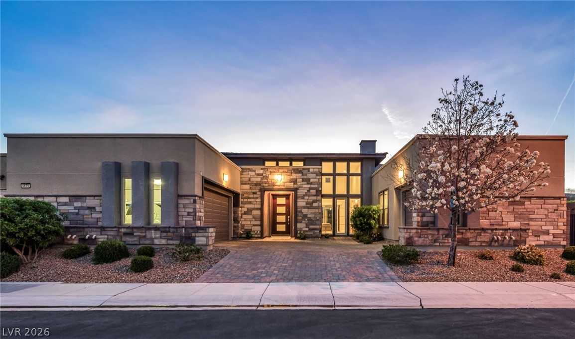 Photo 3 of 6675 DESERT CRIMSON Street