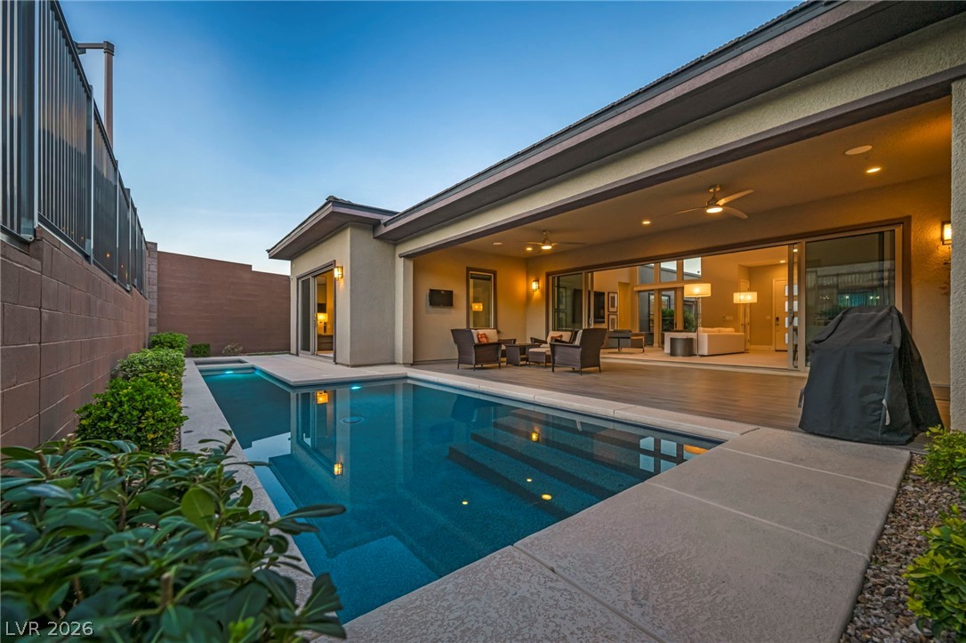 Photo 4 of 6675 DESERT CRIMSON Street