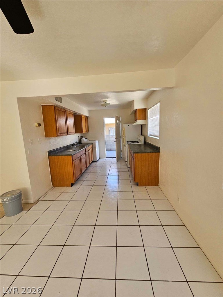 Photo 10 of 57, 709 N 11th Street
