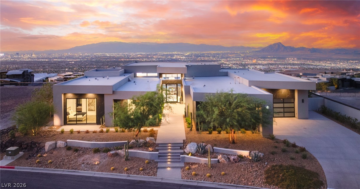 4 Chisel Crest Court, Henderson 89012