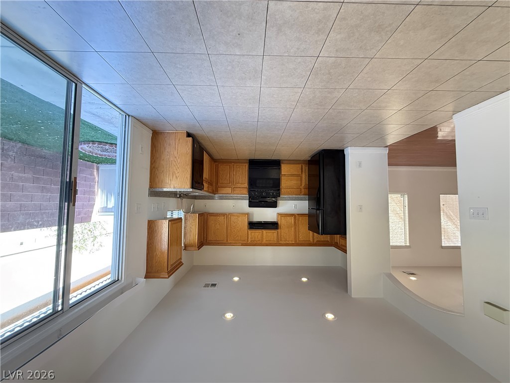 Photo 6 of 31, 5872 Sakhalin Avenue