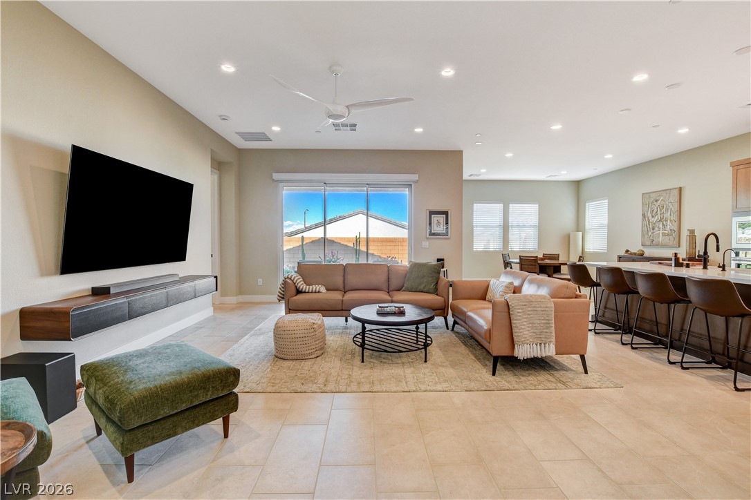 Photo 8 of 79, 9006 Coastal Oaks Street