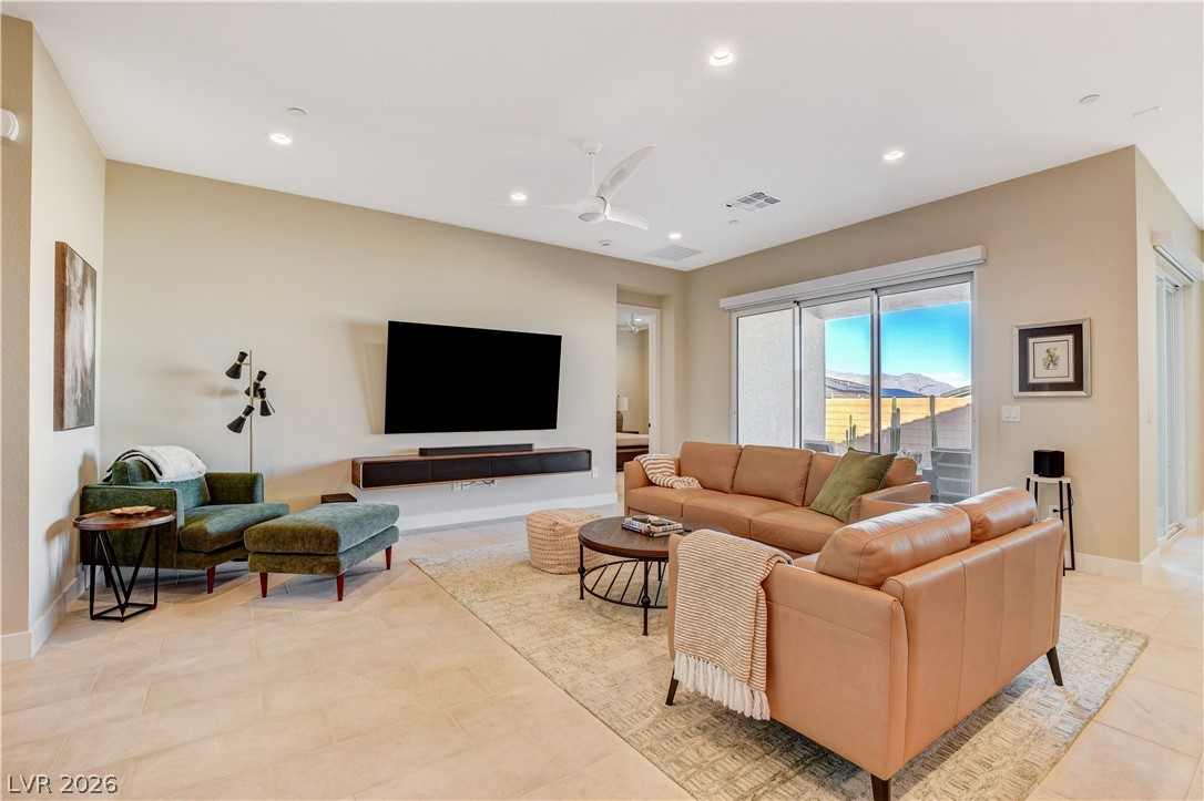 Photo 11 of 79, 9006 Coastal Oaks Street