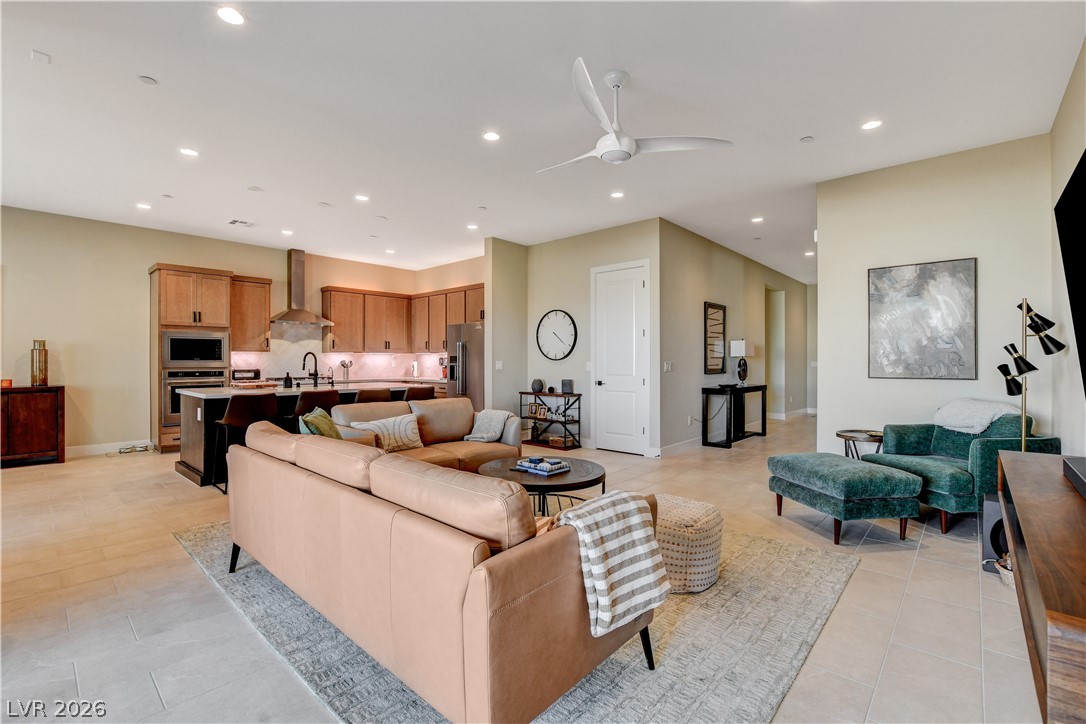 Photo 14 of 79, 9006 Coastal Oaks Street