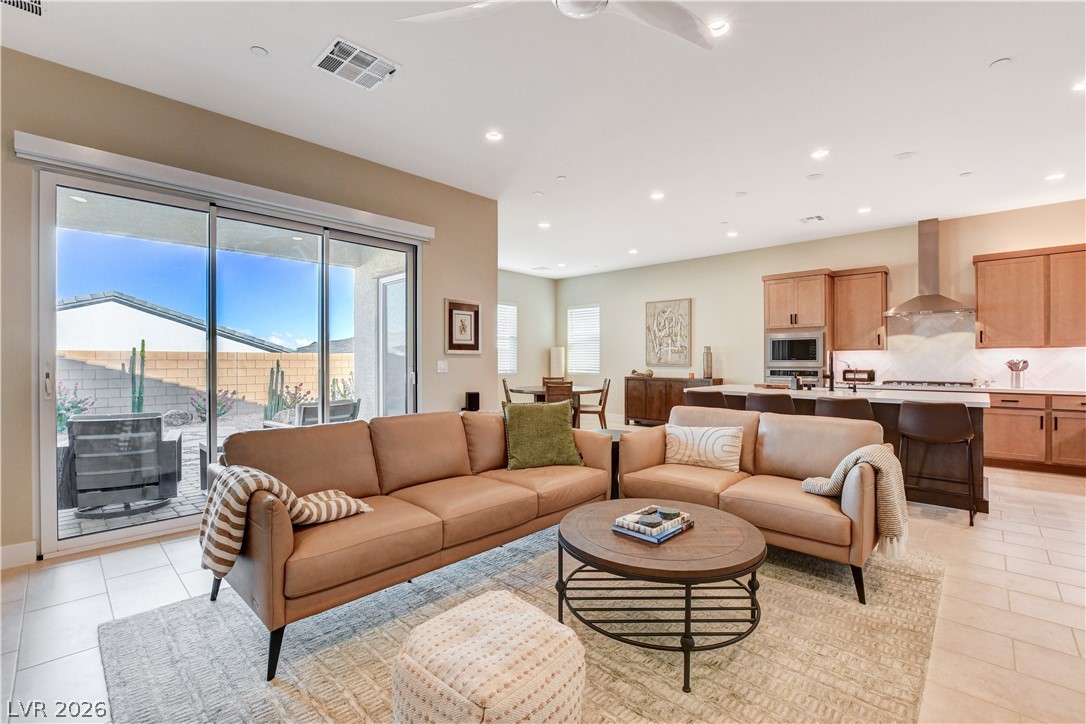 Photo 15 of 79, 9006 Coastal Oaks Street