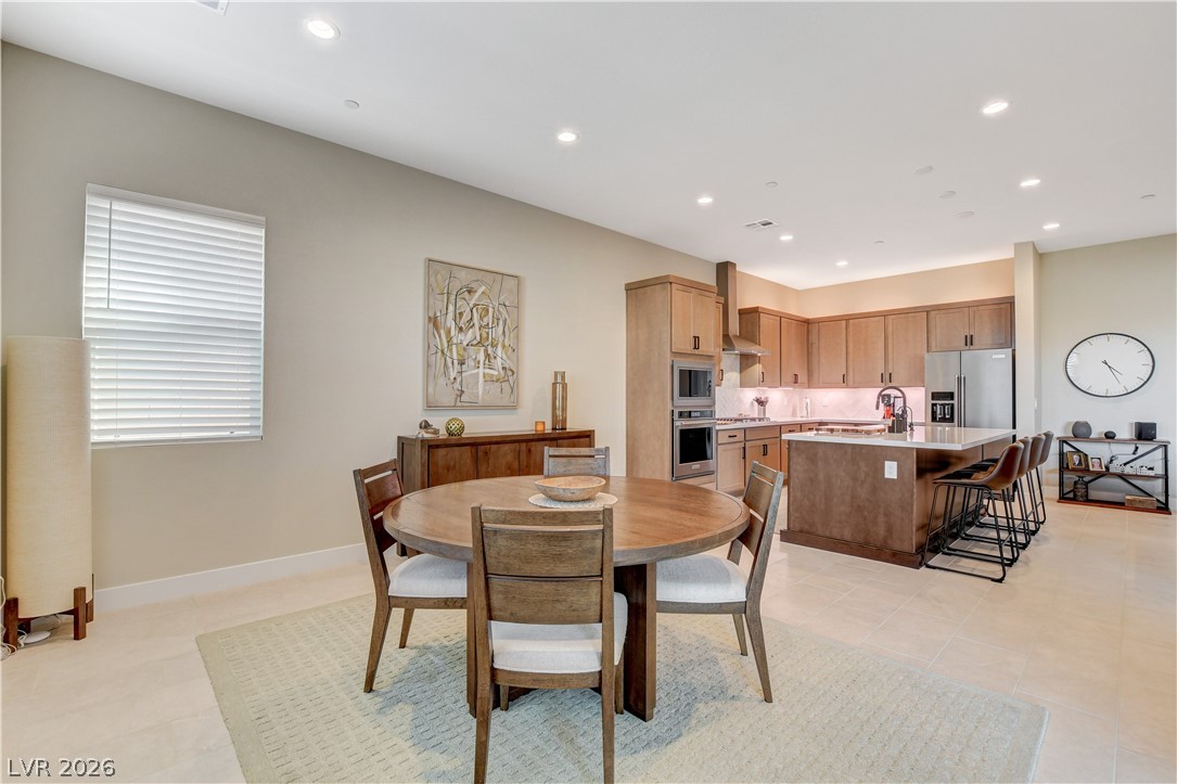 Photo 38 of 79, 9006 Coastal Oaks Street