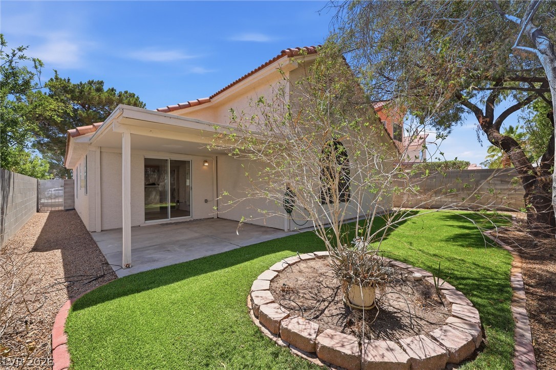 Photo 8 of 27, 1221 Rainbow Meadows Drive