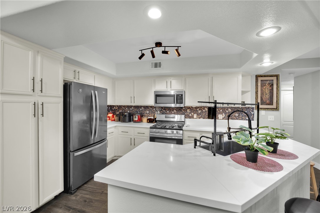 Photo 10 of 32, 6908 Dorita Avenue #102