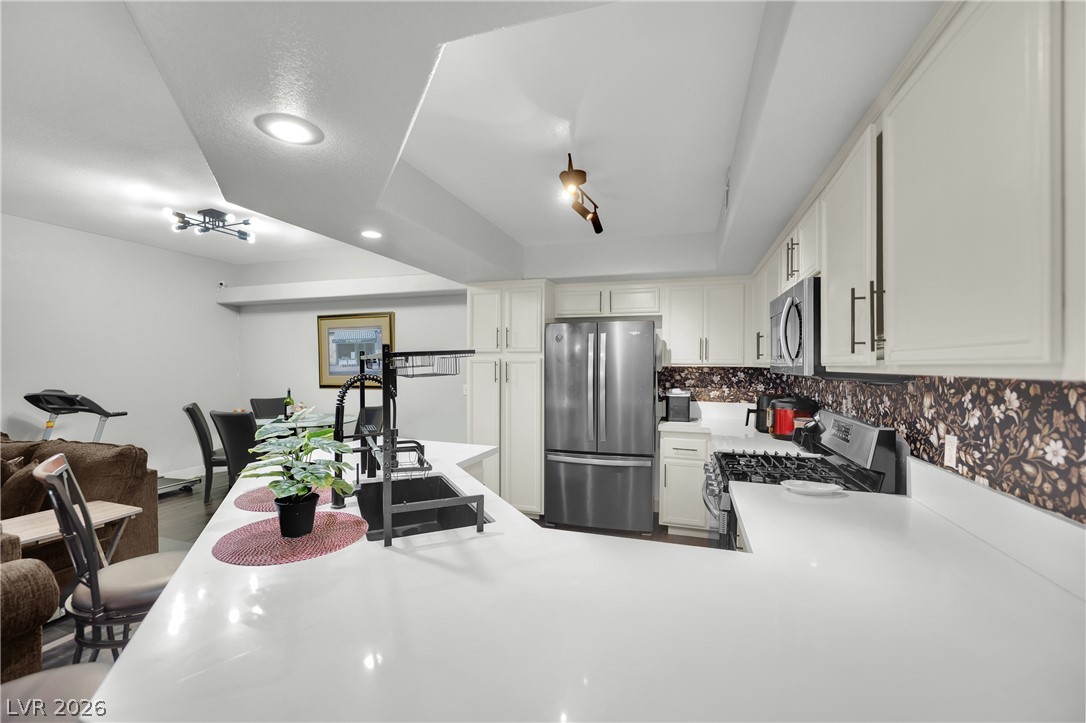 Photo 11 of 32, 6908 Dorita Avenue #102