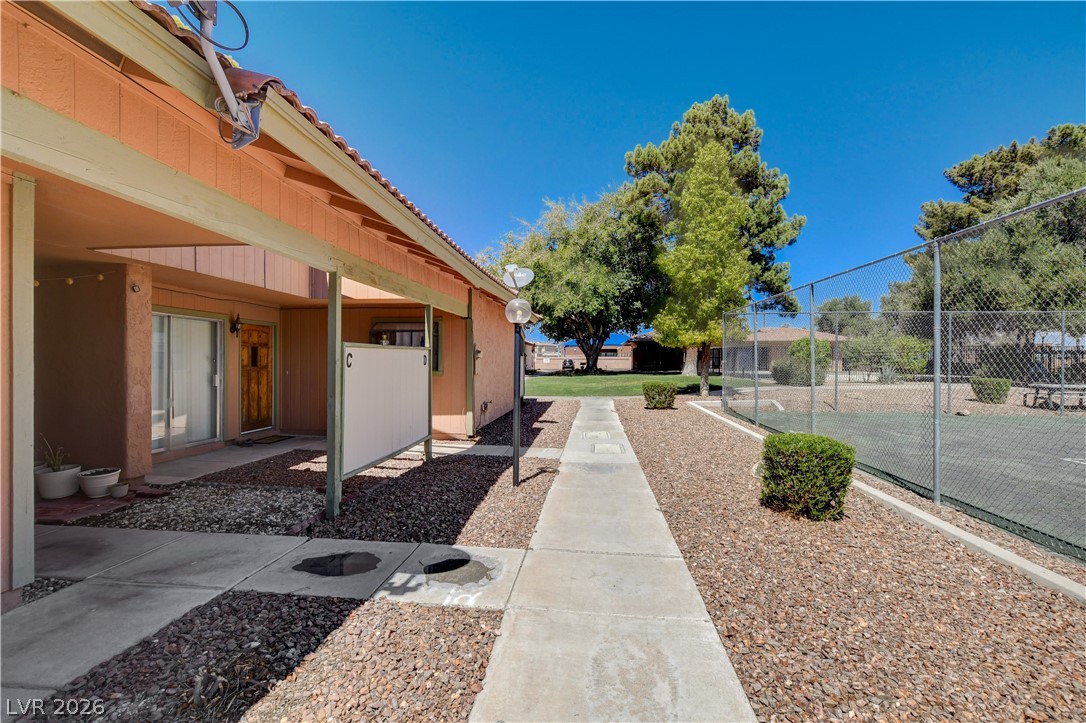Photo 23 of 32, 445 N Lamb Boulevard #C