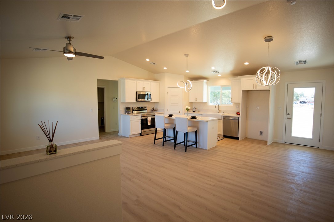 Photo 6 of 34, 3960 Dart Drive