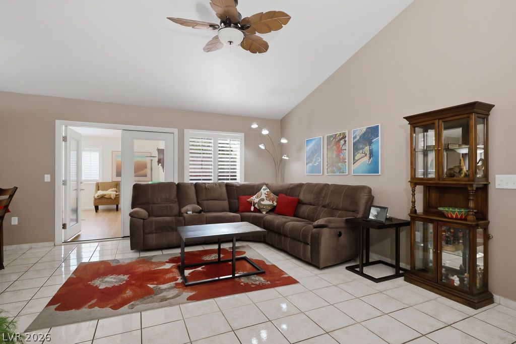 Photo 3 of 2521 Silverton Drive