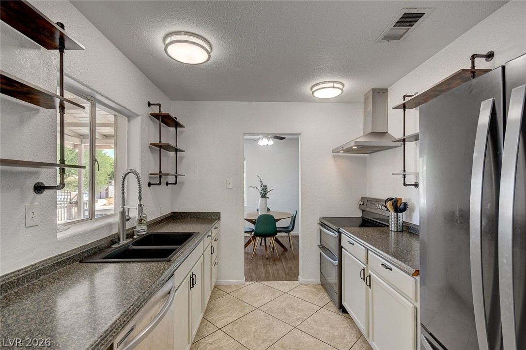 Photo 14 of 56, 1312 S 15th Street