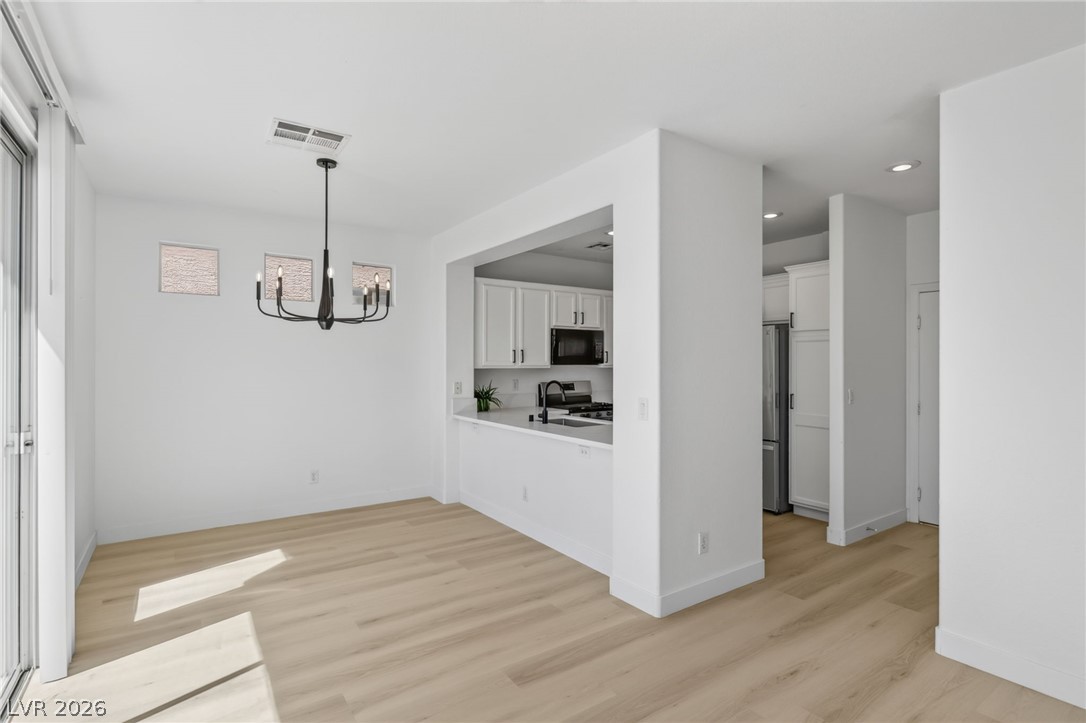 Photo 6 of 41, 9511 Spring Blush Avenue