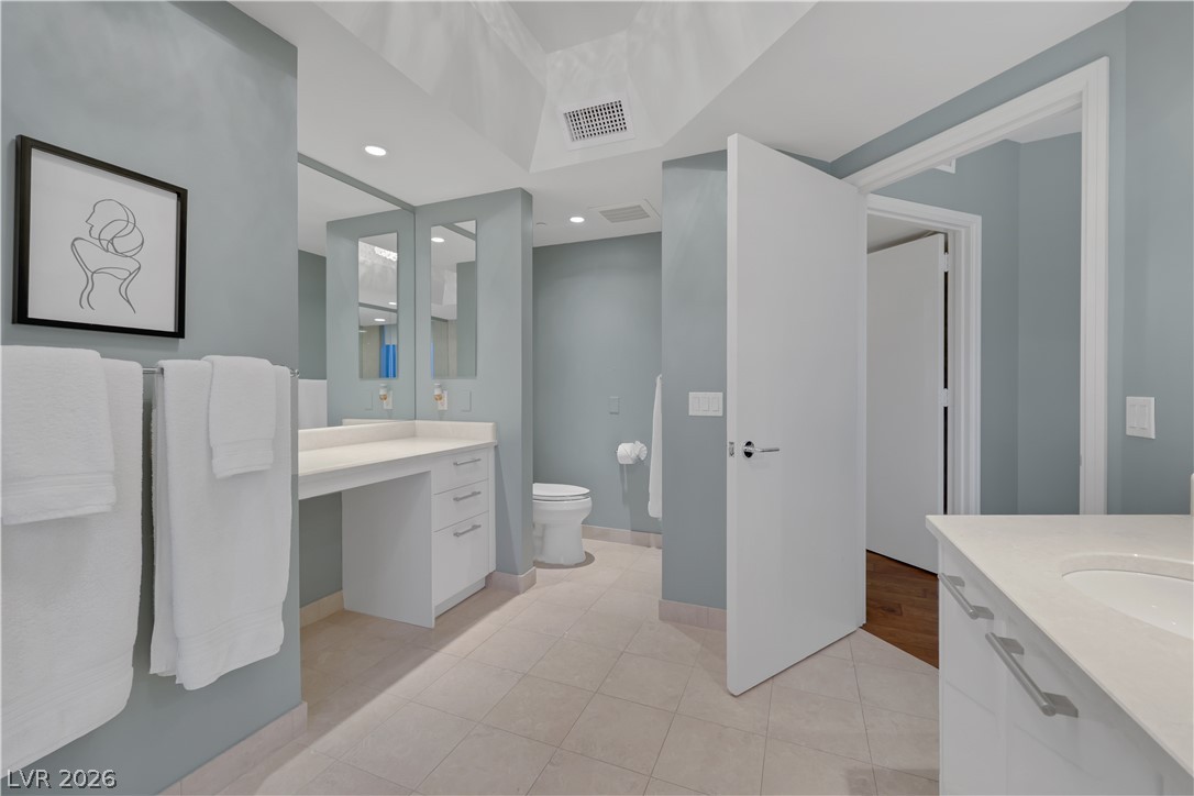 Photo 12 of 31, 322 Karen Avenue #807