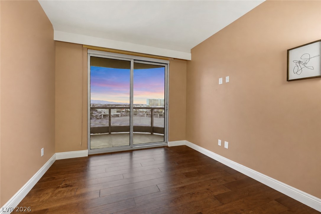 Photo 18 of 31, 322 Karen Avenue #807