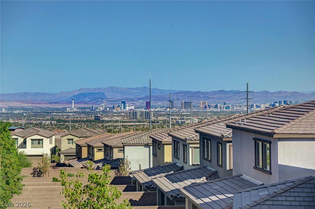 103 Medianoche Street, Las Vegas 89138
