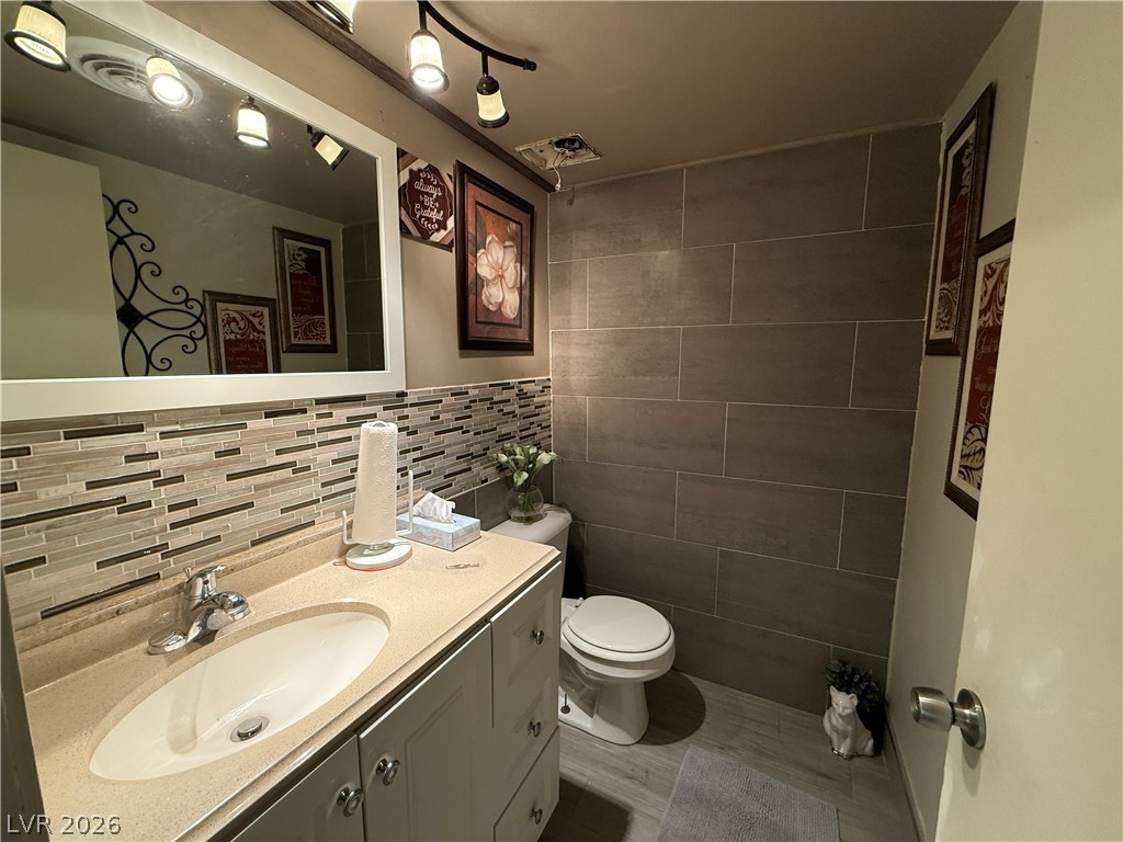Photo 10 of 23, 405 Holcomb Circle