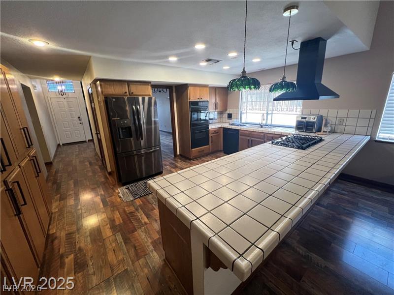 Photo 6 of 39, 5242 Dickens Drive