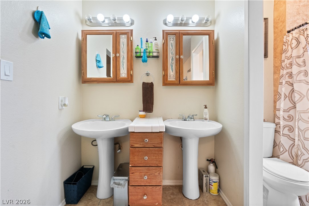 Photo 13 of 30, 4664 El Canasta Way