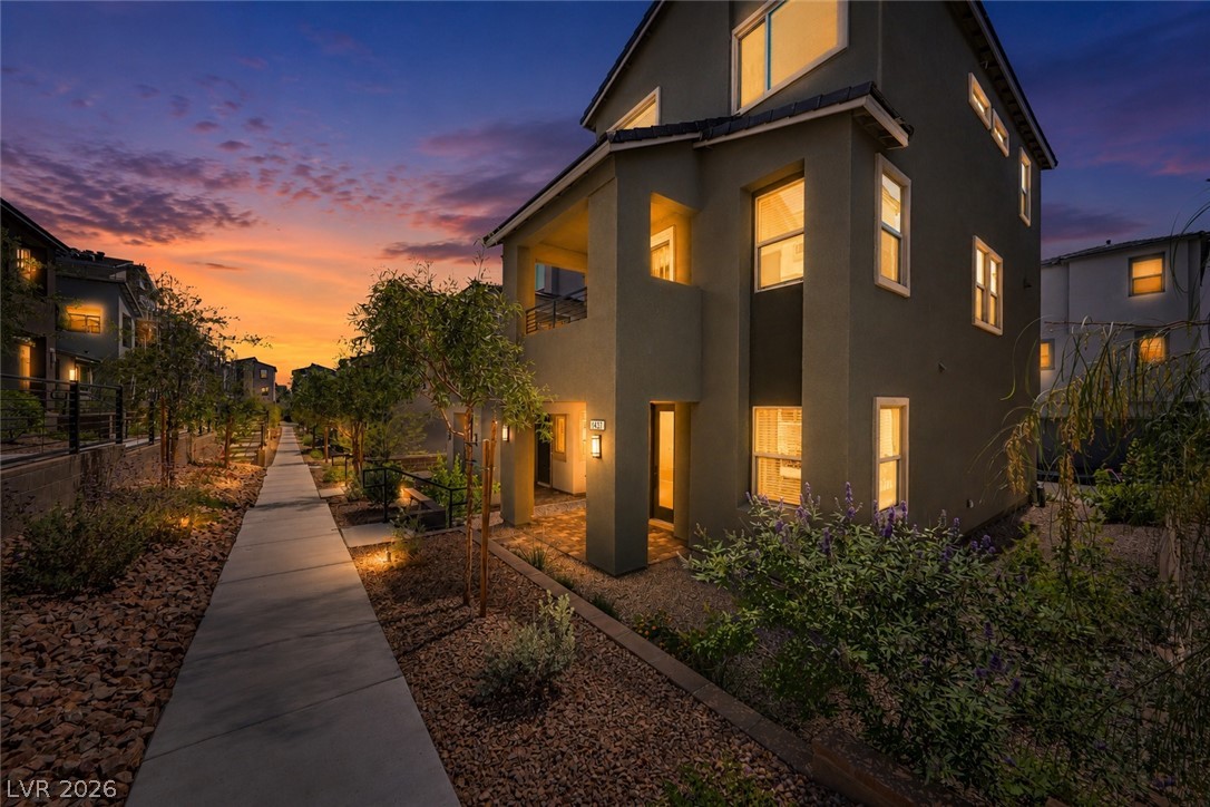 Photo 2 of 1437 Whistling Kite Street