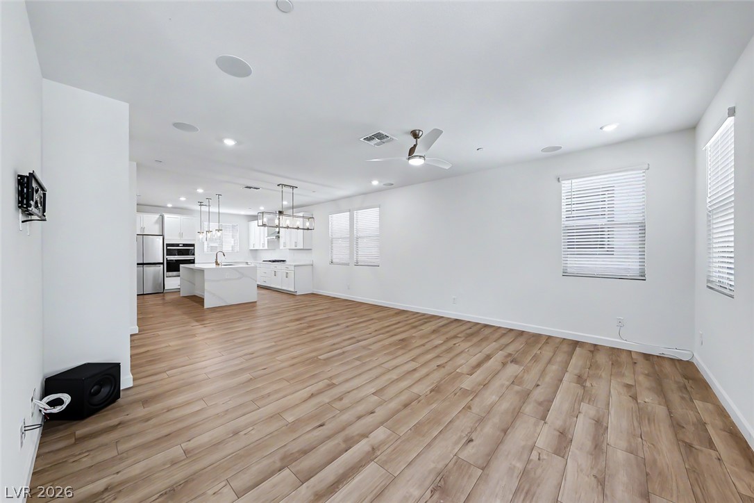 Photo 10 of 44, 1437 Whistling Kite Street