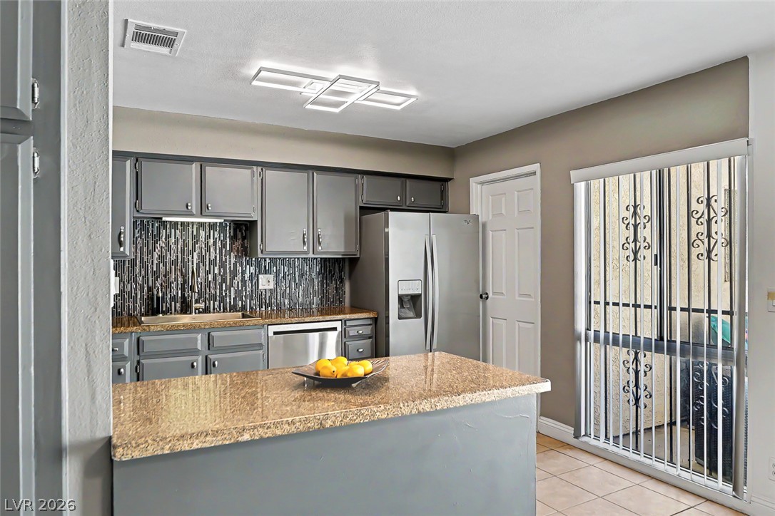 Photo 4 of 572 Willow Green Drive