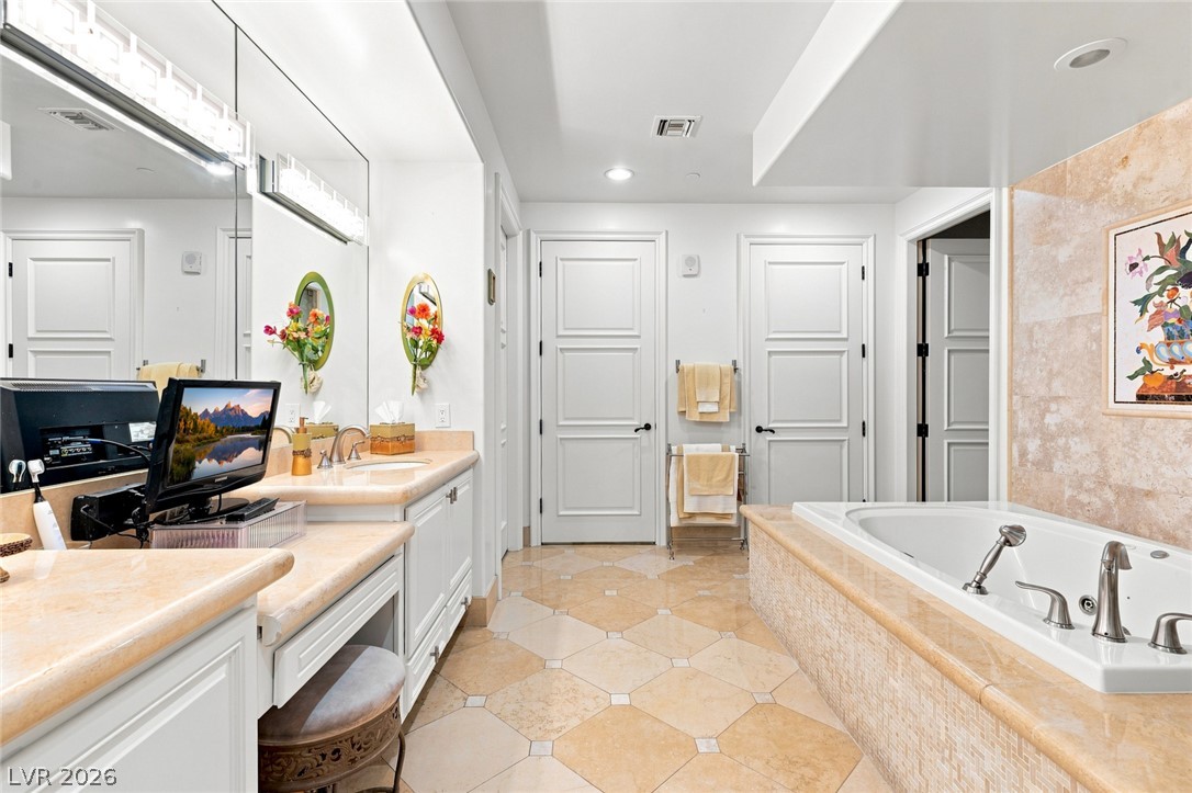 Photo 36 of 74, 9101 Alta Drive #1701