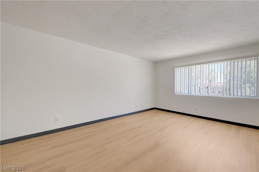 Photo 16 of 31, 1405 Vegas Valley Drive #222