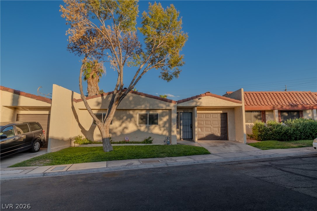 5676 Hobble Creek Drive, Las Vegas 89120