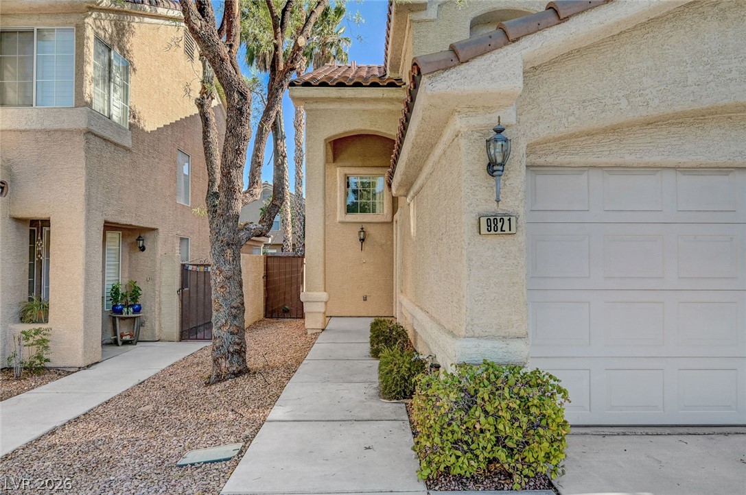 Photo 4 of 9821 Peseo Cresta Avenue