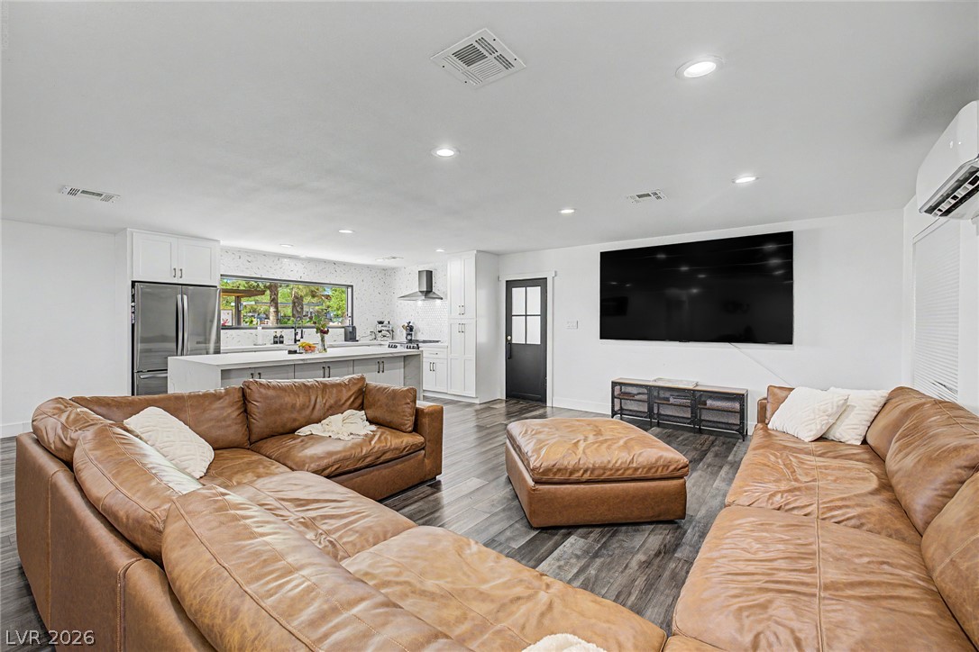 Photo 7 of 42, 7208 Boyd Lane