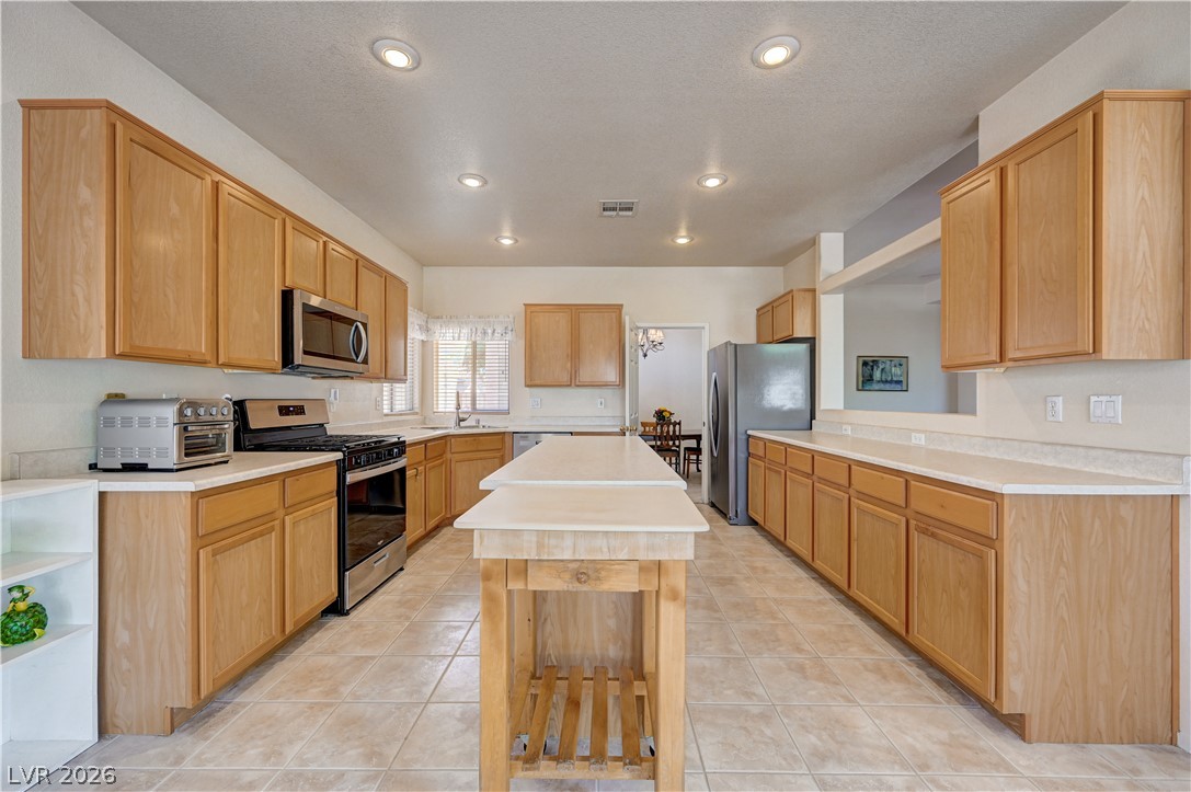 Photo 17 of 45, 8316 Dawn Breeze Avenue