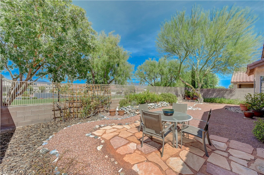 Photo 4 of 8316 Dawn Breeze Avenue