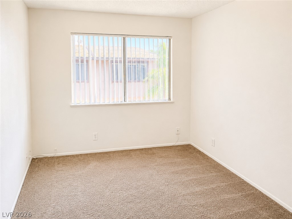 Photo 11 of 19, 4338 Caliente Street #12