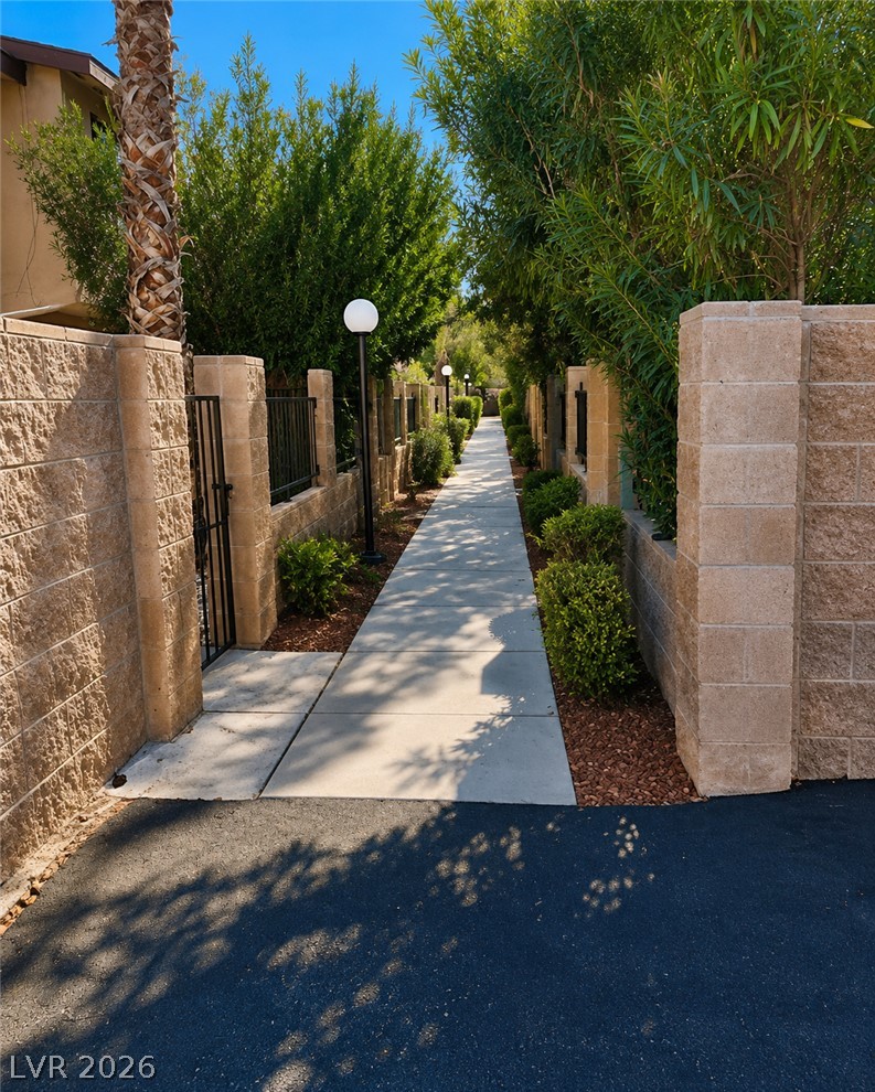 Photo 17 of 19, 4338 Caliente Street #12