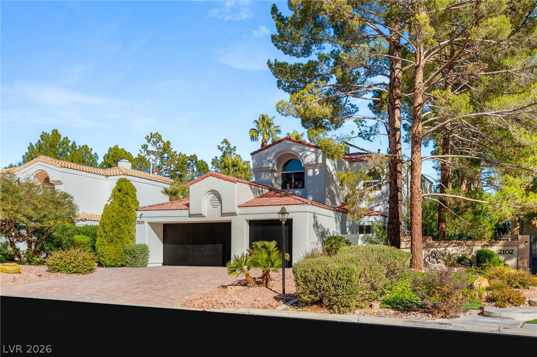 Photo 2 of 2104 Inverness Drive