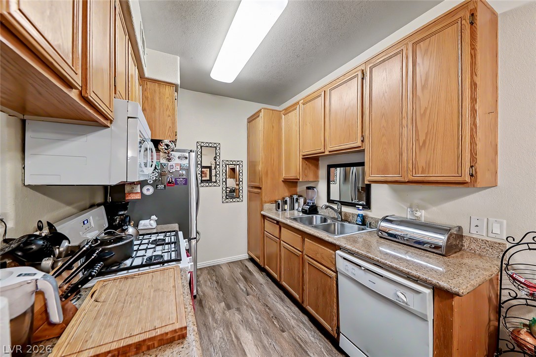 Photo 13 of 35, 3318 N Decatur Boulevard #1171