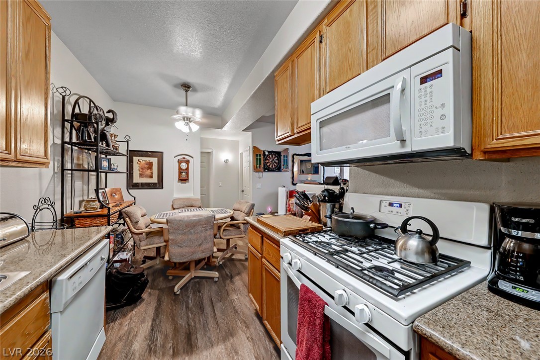 Photo 17 of 35, 3318 N Decatur Boulevard #1171