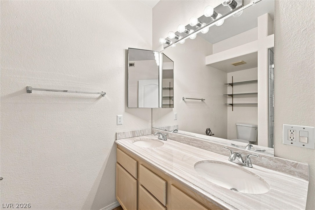 Photo 18 of 28, 6913 Cobre Azul Avenue #201