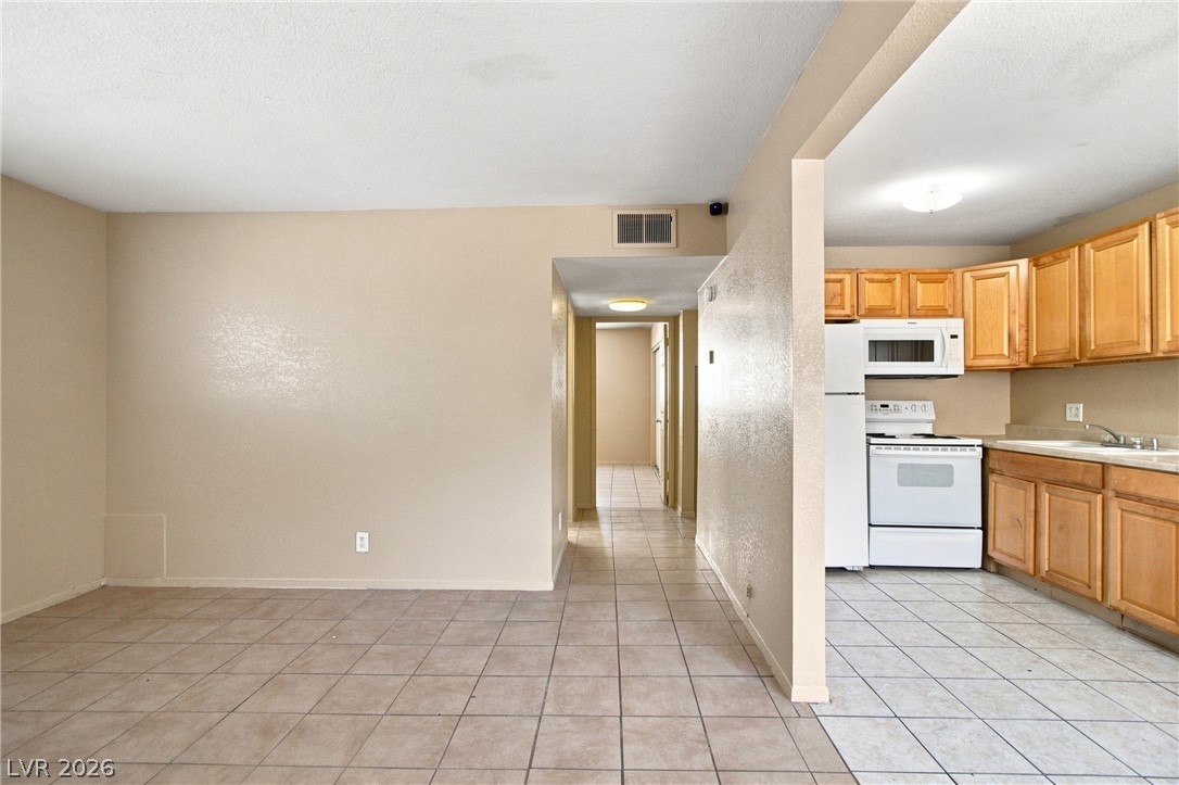 Photo 9 of 28, 212 Orland Street #29