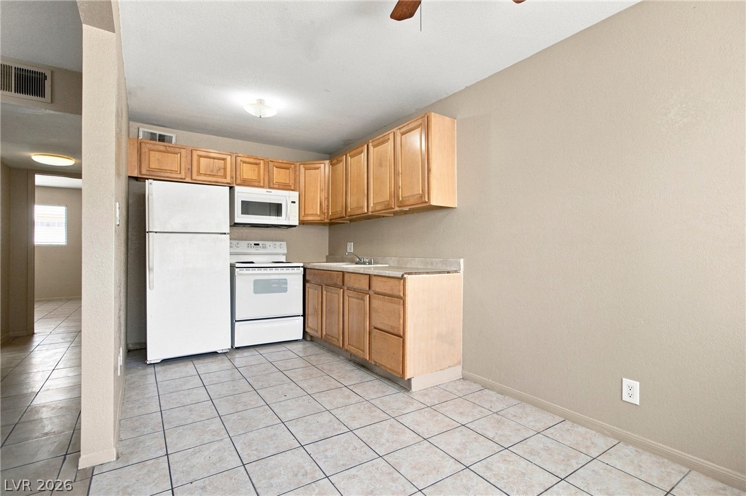Photo 10 of 28, 212 Orland Street #29